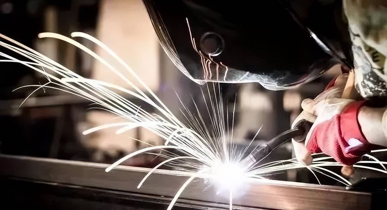 激光焊接機(jī)怎么調(diào)參數(shù)?(圖1) 激光焊接機(jī)怎么調(diào)參數(shù)?(圖1)