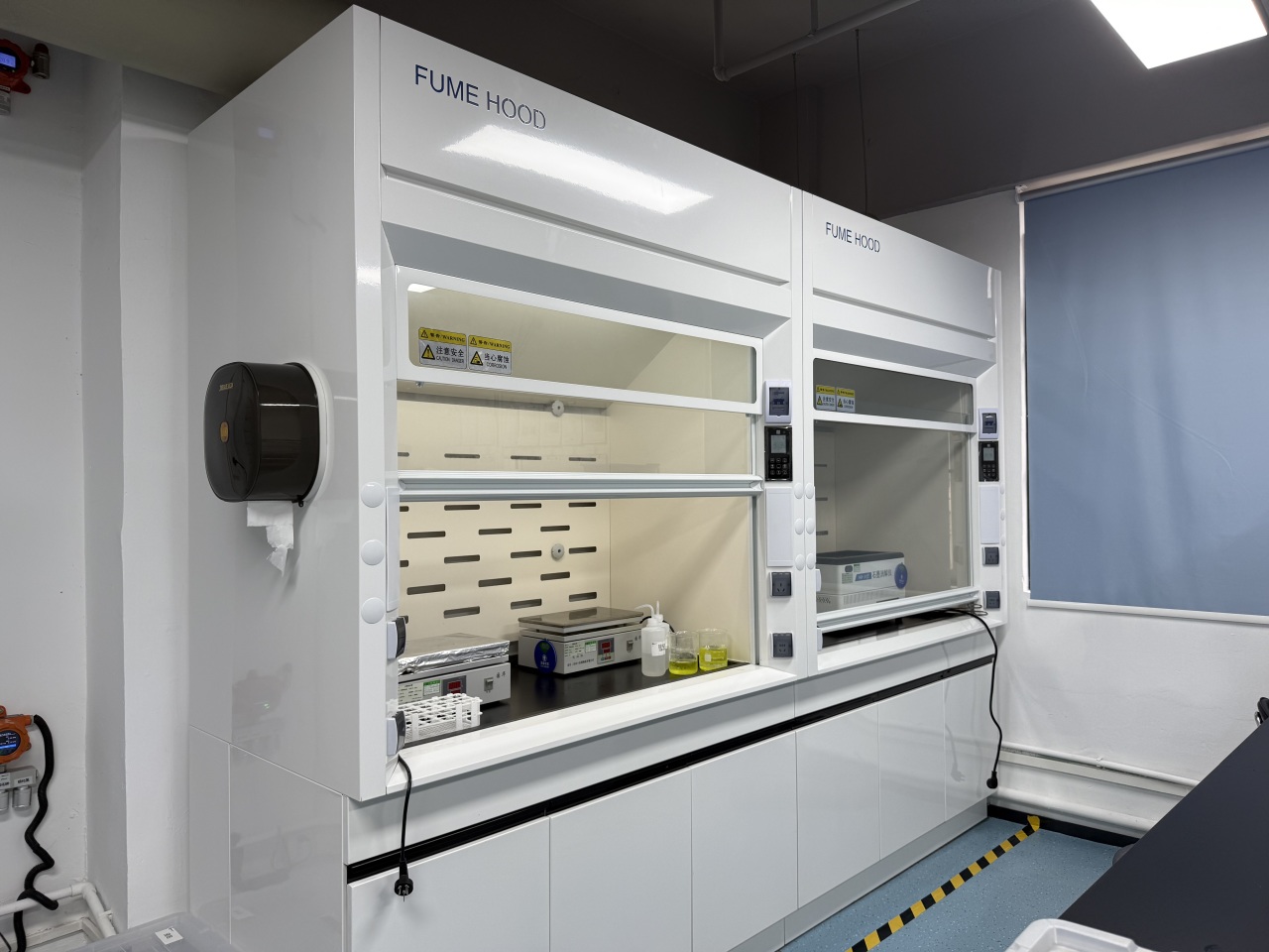 化學(xué)實(shí)驗(yàn)室介紹(圖3) 化學(xué)實(shí)驗(yàn)室介紹(圖3)